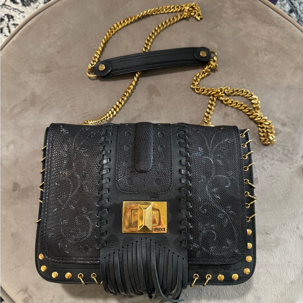 Emilio Pucci shoulder bag
Perfect condition with beautiful, intricate details